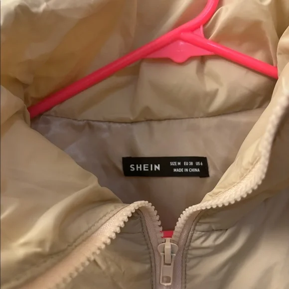 Shein Cropped puffer vest - Picture 3 of 3